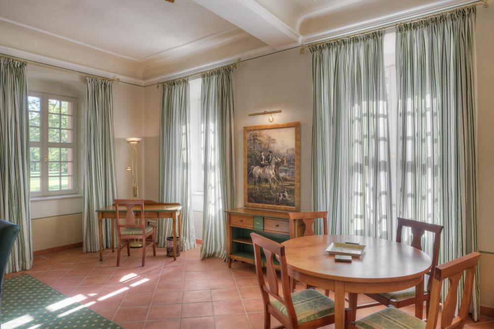 Urlaubsresidenz Marstall Und Kanzlei Im Schlossensemble 뤼베나우 외부 사진