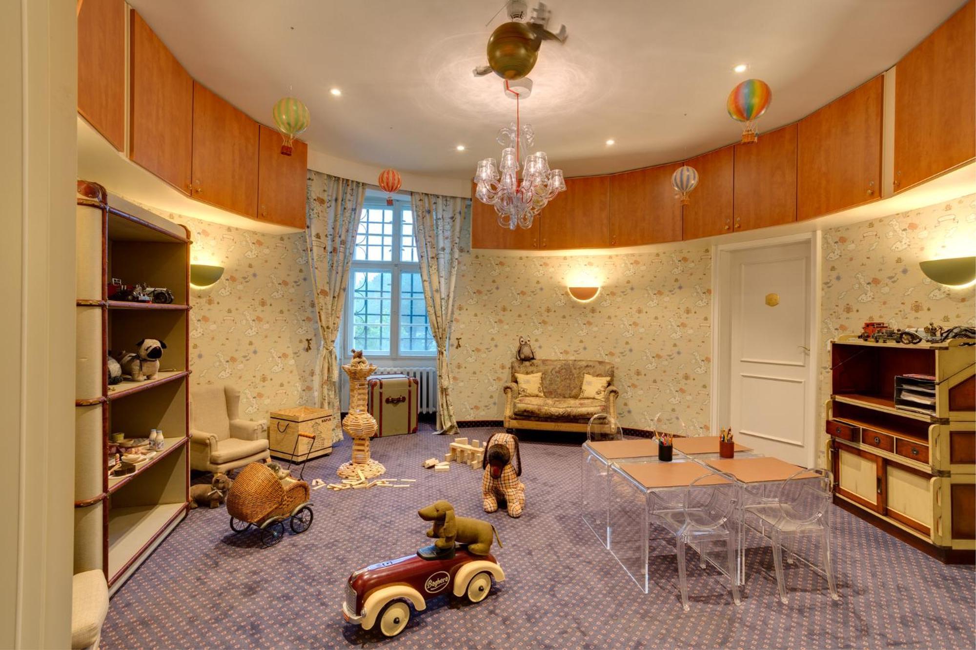 Urlaubsresidenz Marstall Und Kanzlei Im Schlossensemble 뤼베나우 외부 사진