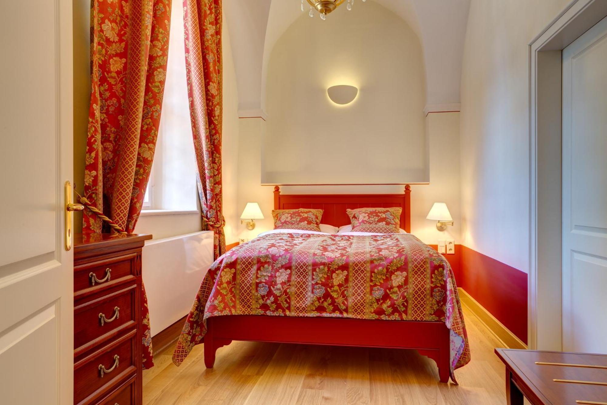Urlaubsresidenz Marstall Und Kanzlei Im Schlossensemble 뤼베나우 객실 사진