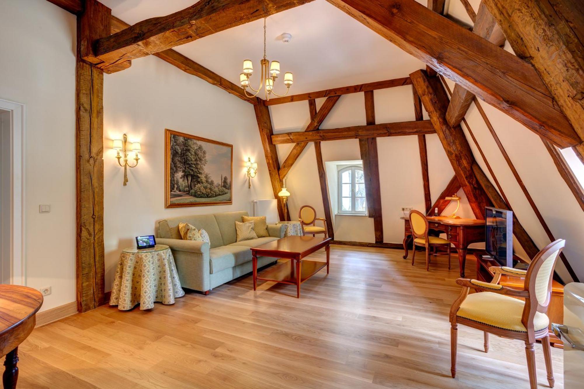 Urlaubsresidenz Marstall Und Kanzlei Im Schlossensemble 뤼베나우 객실 사진