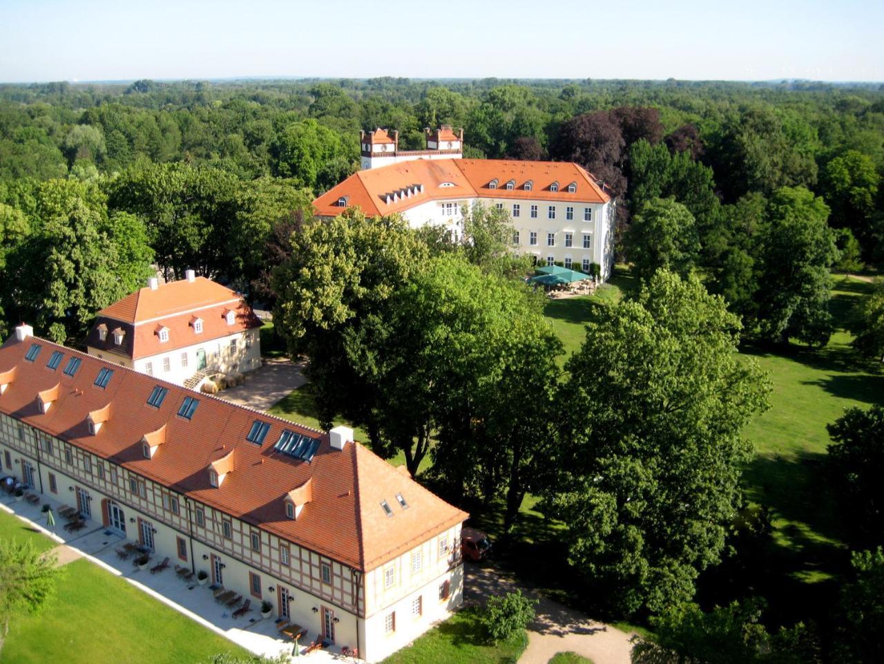 Urlaubsresidenz Marstall Und Kanzlei Im Schlossensemble 뤼베나우 외부 사진