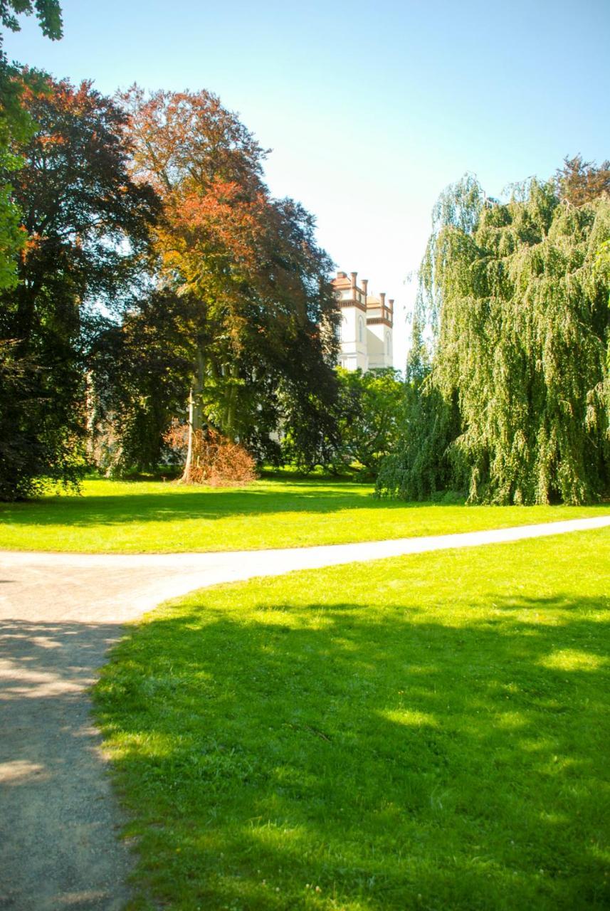 Urlaubsresidenz Marstall Und Kanzlei Im Schlossensemble 뤼베나우 외부 사진