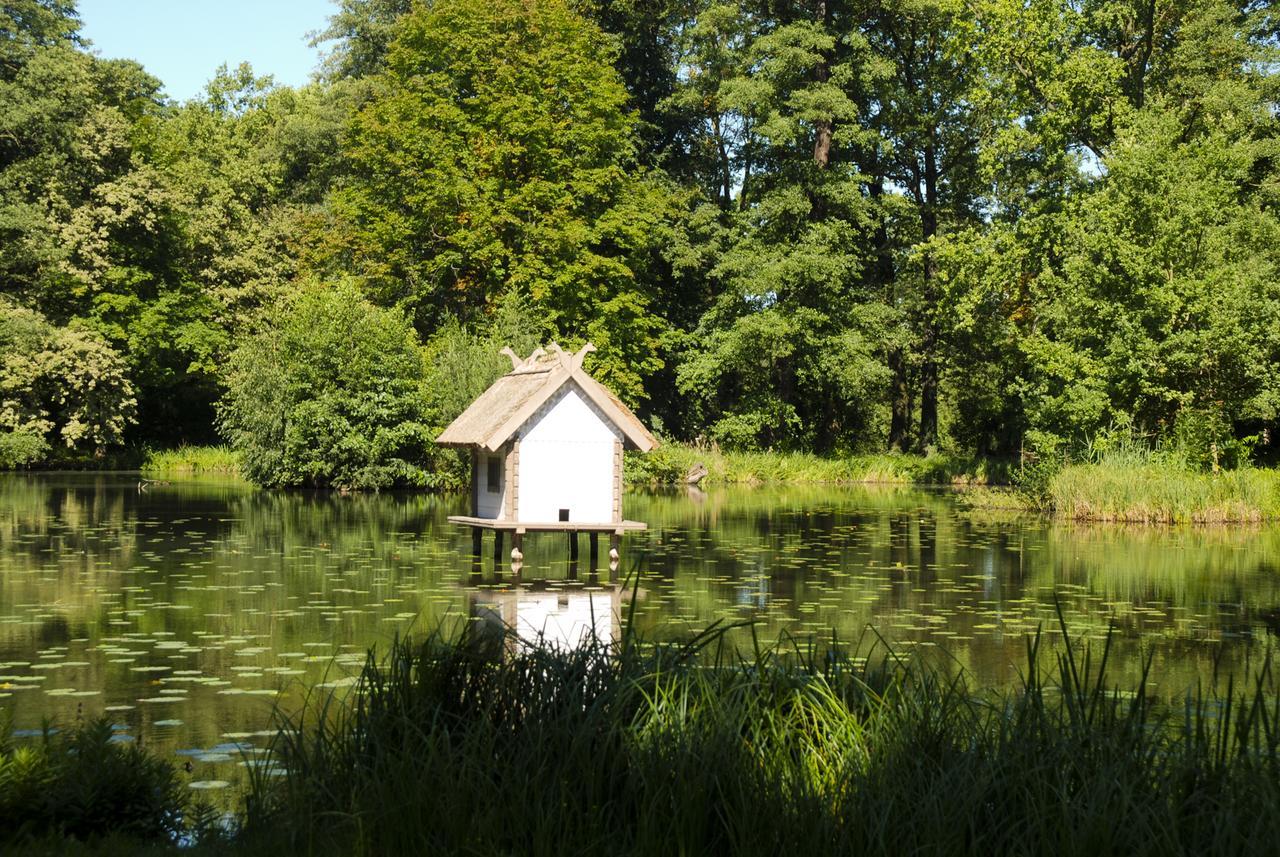 Urlaubsresidenz Marstall Und Kanzlei Im Schlossensemble 뤼베나우 외부 사진