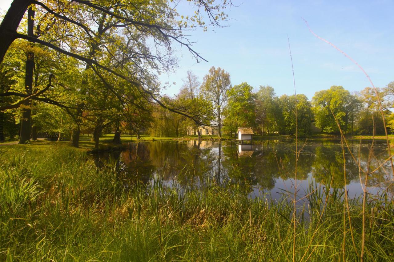 Urlaubsresidenz Marstall Und Kanzlei Im Schlossensemble 뤼베나우 외부 사진