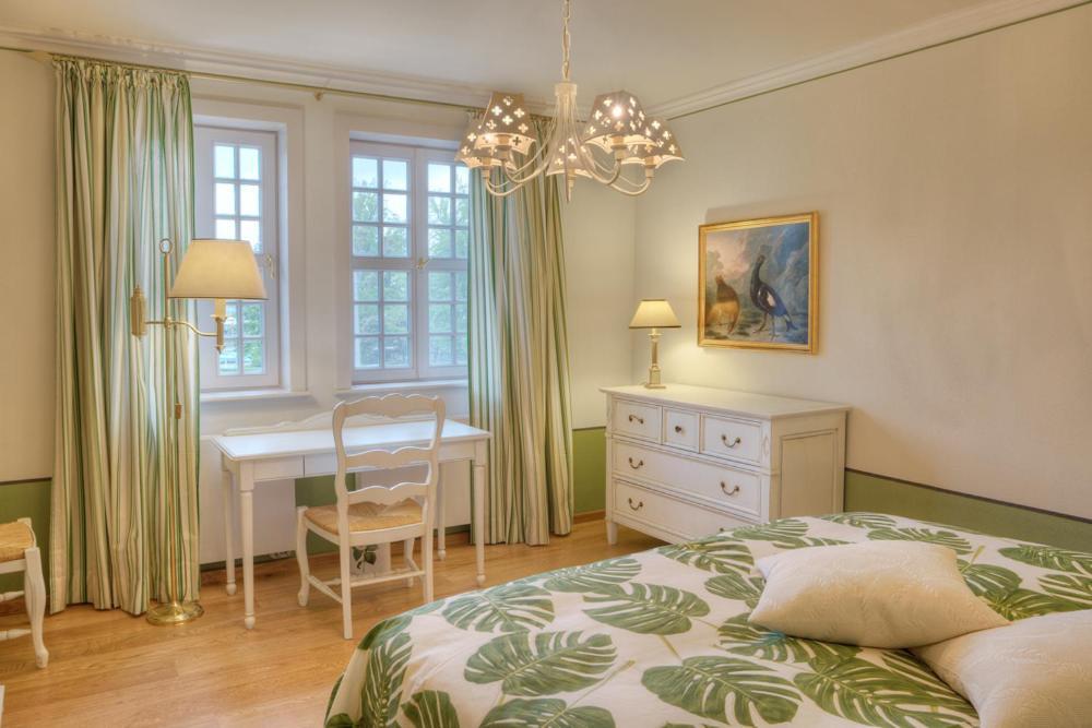 Urlaubsresidenz Marstall Und Kanzlei Im Schlossensemble 뤼베나우 외부 사진
