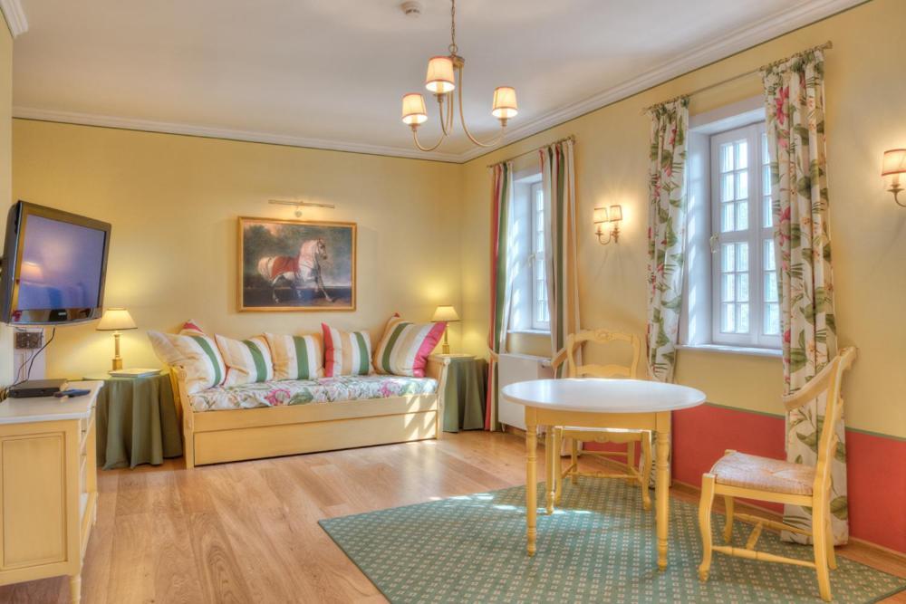 Urlaubsresidenz Marstall Und Kanzlei Im Schlossensemble 뤼베나우 외부 사진