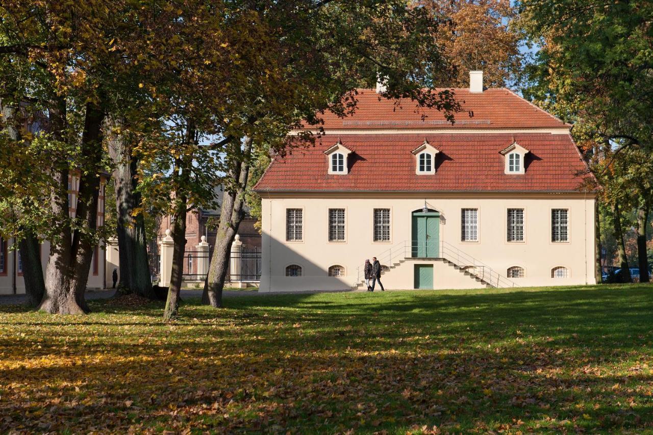 Urlaubsresidenz Marstall Und Kanzlei Im Schlossensemble 뤼베나우 외부 사진